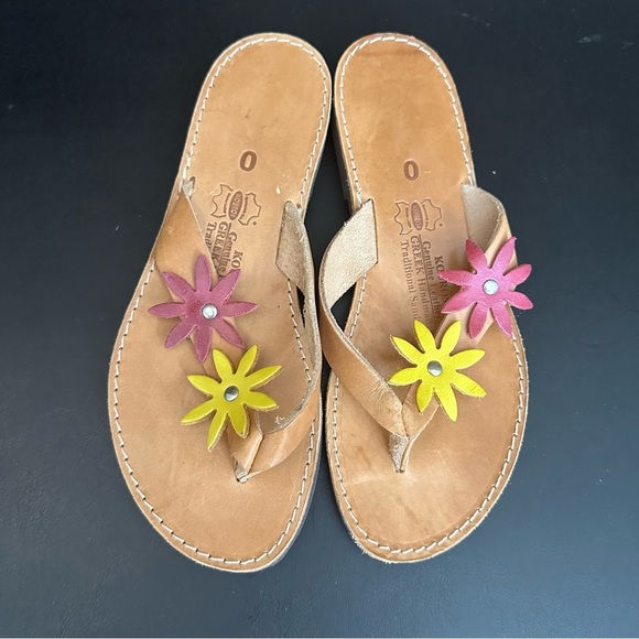 Kouros Greek Style Women Flowers  Leather Handmade Sandals Spring Flip Flops NEW - Picture 6 of 9